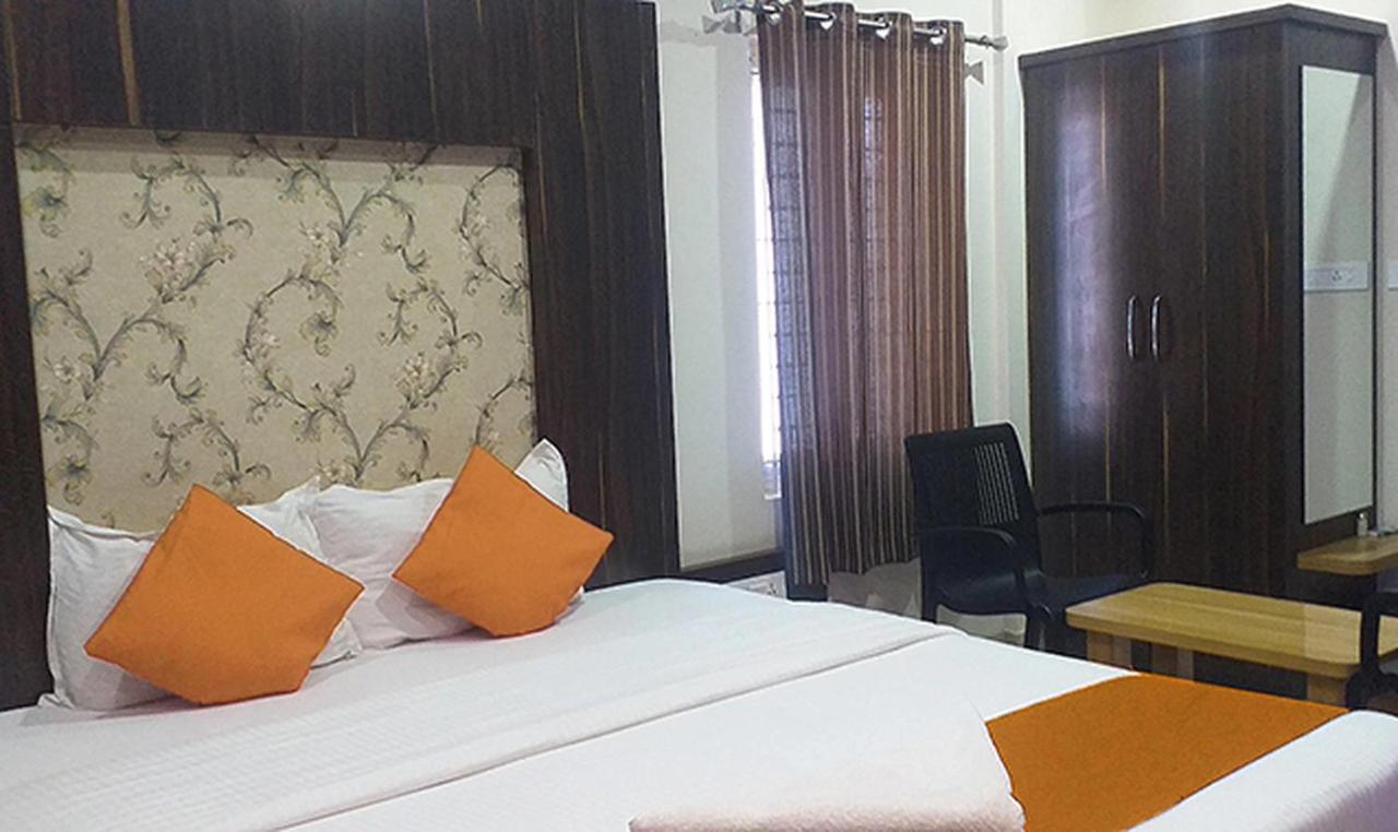 Royal Blue Meridian Inn Bangalore Ngoại thất bức ảnh