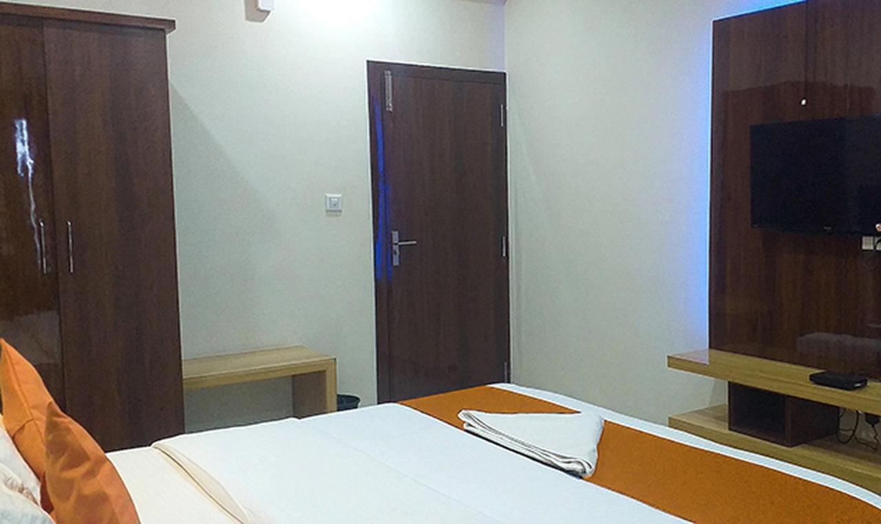 Royal Blue Meridian Inn Bangalore Ngoại thất bức ảnh
