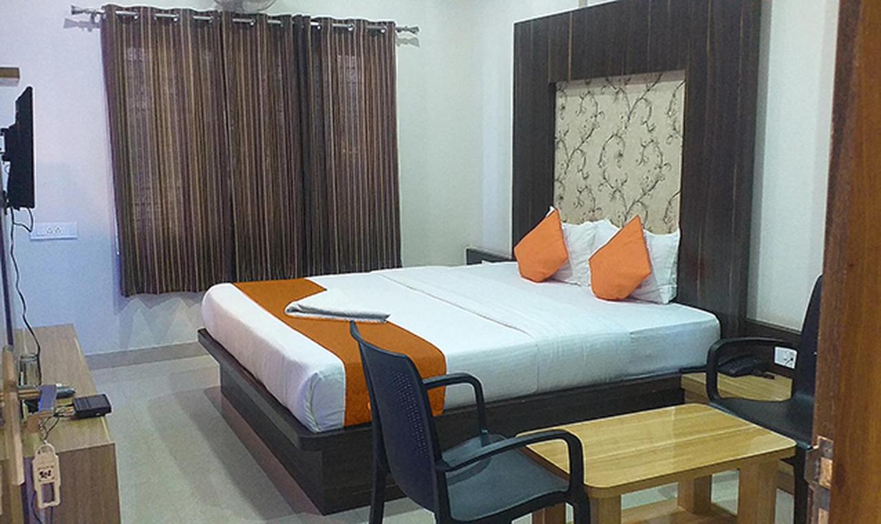 Royal Blue Meridian Inn Bangalore Ngoại thất bức ảnh