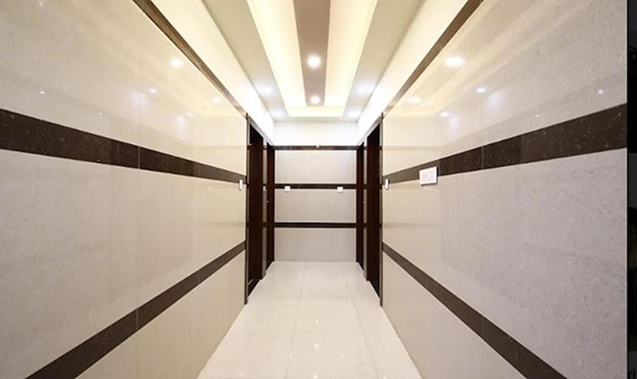 Royal Blue Meridian Inn Bangalore Ngoại thất bức ảnh